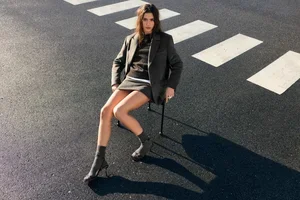 New in | Knitwear total looks and lace