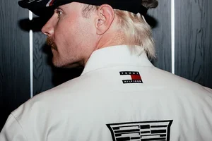 De nieuwe Cadillac F1® Team-fanwear is binnen