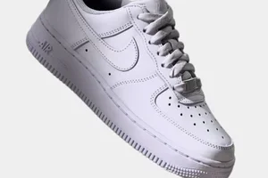 De deals van vandaag:Nike Sportswear,s.Oliver, en Versace Jeans Couture