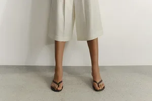 Linen, shaped anew