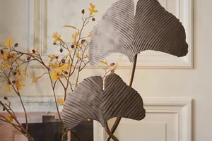 De sidetable MISÉRIEUX van dennenhout: onze blikvanger voor in huis 🤍