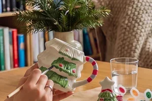 Onze bestverkochte kerstbeker is terug 🎄☕️