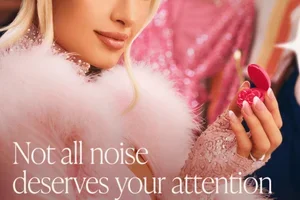 EARLY ACCESS: Paris Hilton x Loop