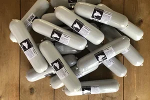 Hoe neem je vers vlees mee op vakantie? Wij hebben dé oplossing! 🧳🐶