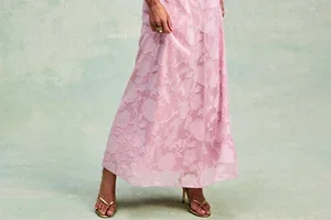 THE DRESS WINNING WEDDINGS