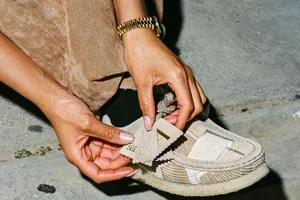 CLARKS ORIGINALS & ALEALI MAY
